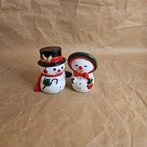 Mr. & Mrs Snowman Ceramic Salt and Pepper Shaker Set